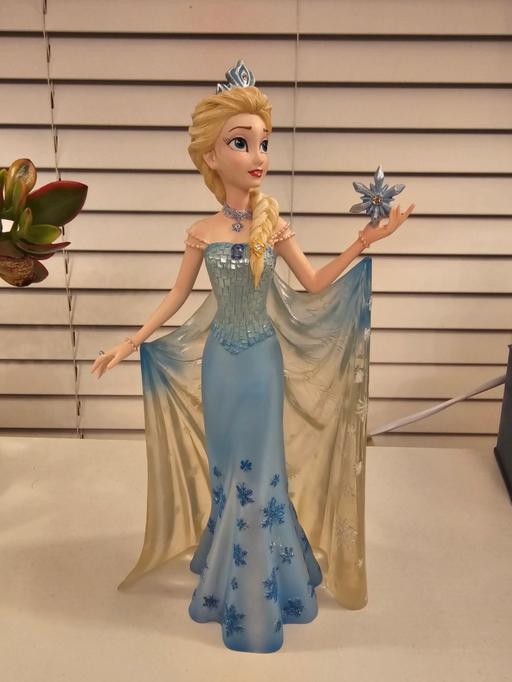 Buy & Sell Halewood Knowsley - Photos for elsa disney showcase figurine
