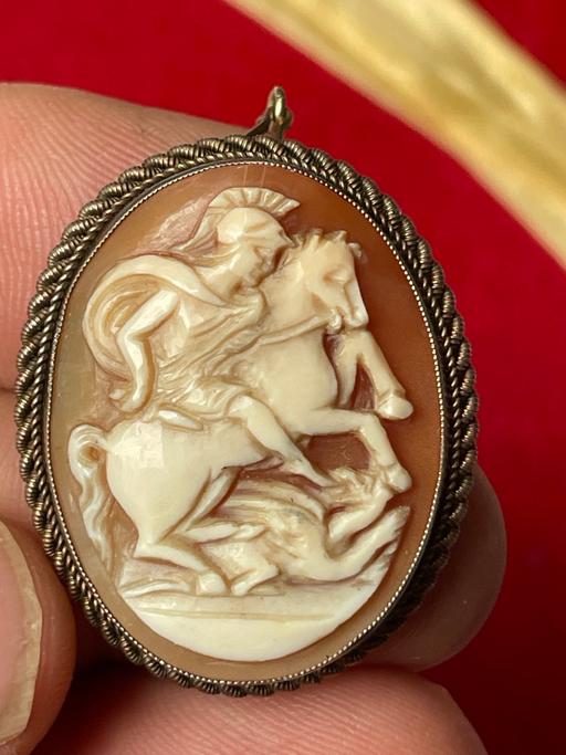 Buy & Sell Enfield Wash Enfield - Photos for Silver coral St George brooch