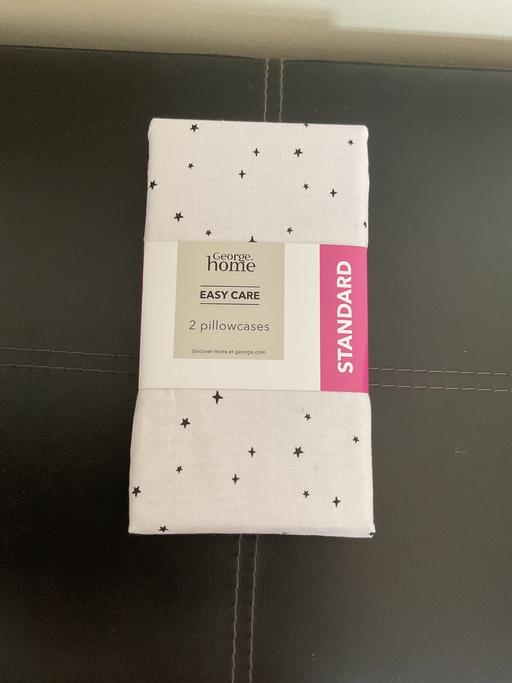 Buy & Sell Roby Knowsley - Photos for 2 Easy Care Pillowcases