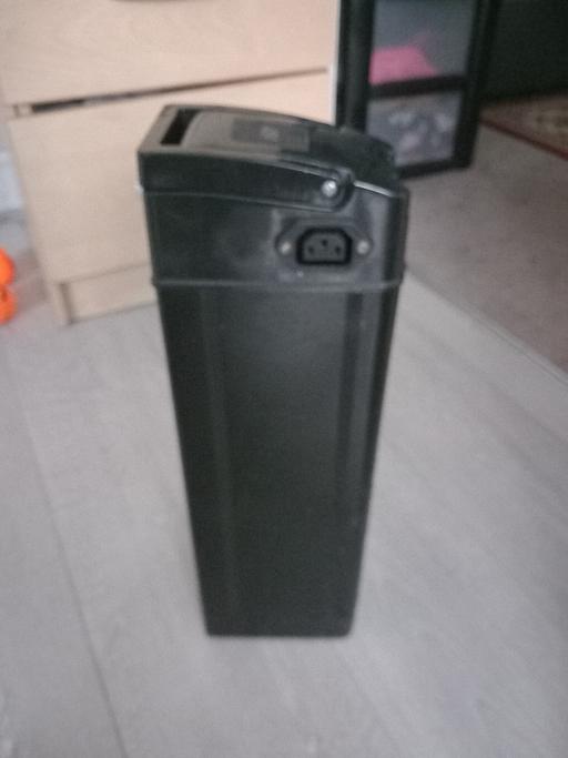 Buy & Sell Commercial Road East London - Photos for batte