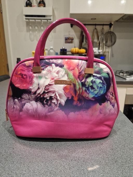 Buy & Sell Mile End Colchester - Photos for Ted Baker Floral Cosmetic Bag