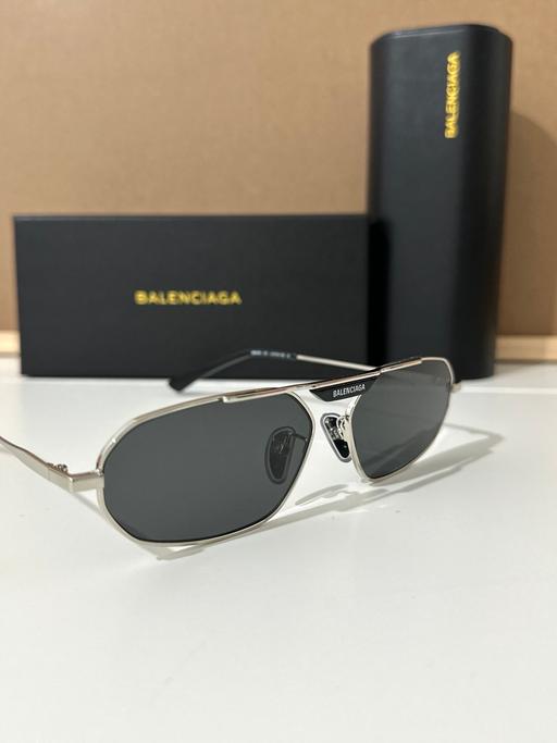 Buy & Sell Bushey Hertsmere - Photos for Mens Oval Black Silver Sunglasses