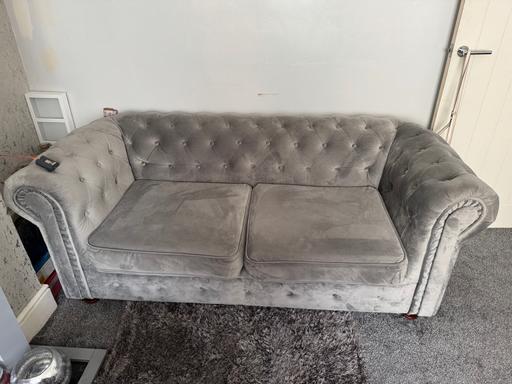 Buy & Sell Cradley Heath Sandwell - Photos for 2 seater and 3 seater chesterfield settee’s