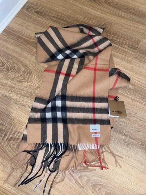 Buy & Sell Willow Tree Farm Folkestone and Hythe - Photos for Burberry Cashmere Checkered Scarf - Beige