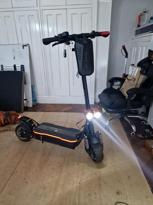 Buy & Sell Sutton Town Centre Sutton - Photos for solar scooter