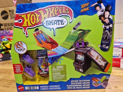 Buy & Sell Trafford Park Trafford - Photos for BRAND NEW hot wheels tony halk