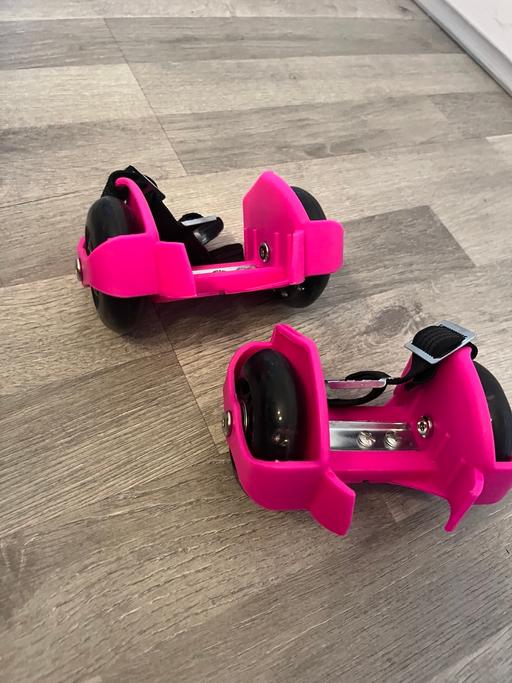 Buy & Sell Herne Hill South East London - Photos for Buzz skates - pink