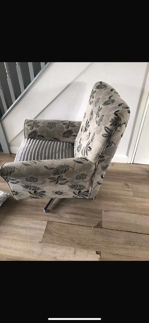 Buy & Sell Moss Wrexham - Wales - Photos for Swivel armchair for sale , £120 open to offer