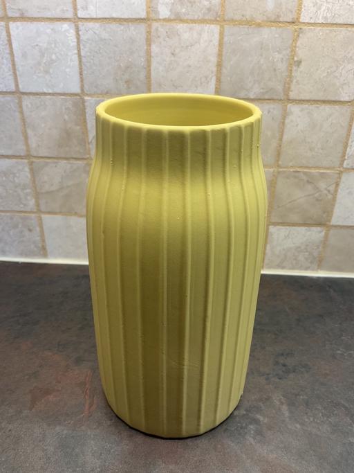 Buy & Sell Roby Knowsley - Photos for Yellow Ribbed Vase