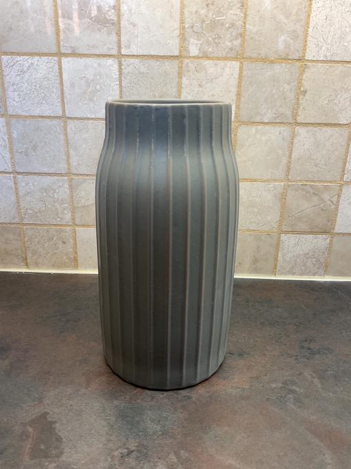 Buy & Sell Roby Knowsley - Photos for Grey Ribbed Vase