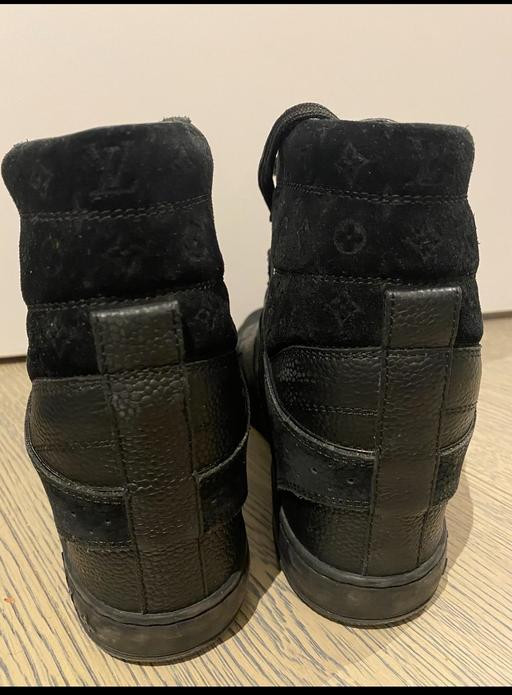 Buy & Sell Tottenham Court Road Central London - Photos for Luis Vitton hight top sneakers