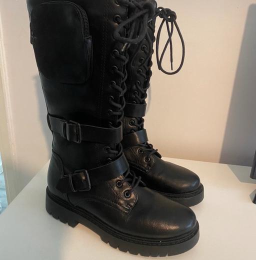Buy & Sell West Norwood South East London - Photos for Black leather combat boots 👢