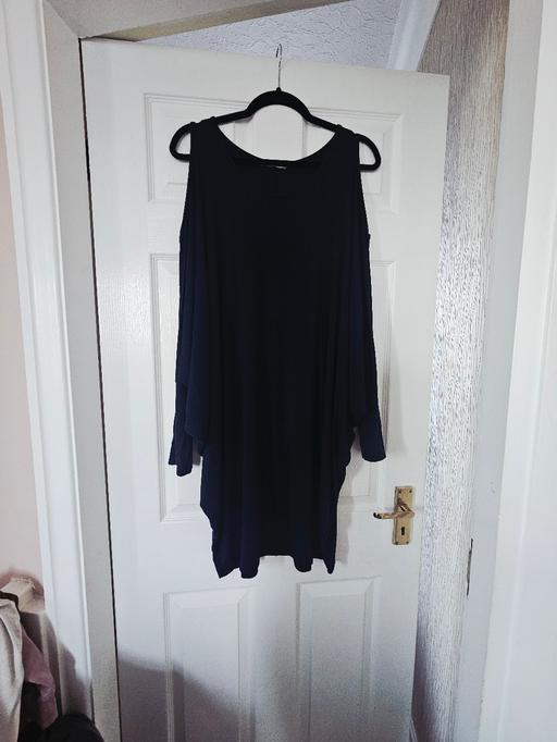 Buy & Sell Newton Doncaster - Photos for Italian cold shoulder top/dress, size 18.