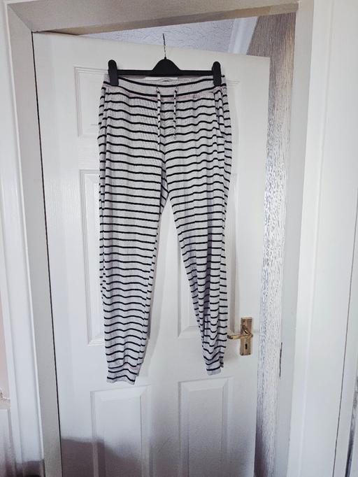 Buy & Sell Newton Doncaster - Photos for Lounge pants size small.