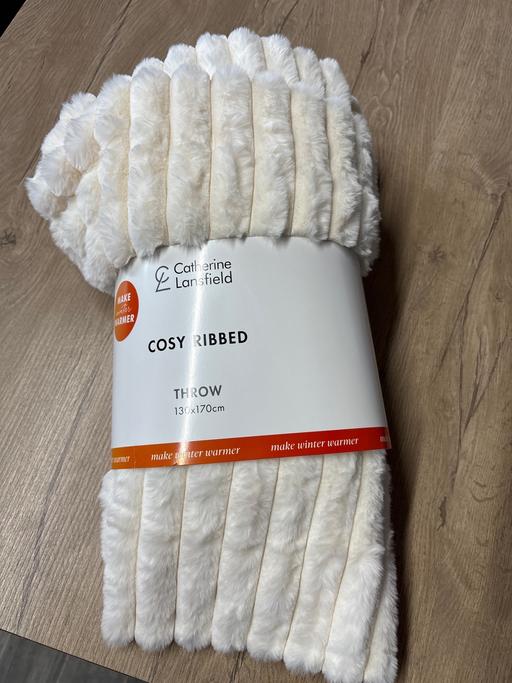 Buy & Sell Duckmanton Chesterfield - Photos for Catherine Lansfield cosy ribbed throw