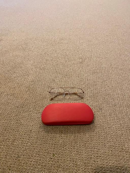Buy & Sell Clapton East London - Photos for Gold frames glasses from Specsavers