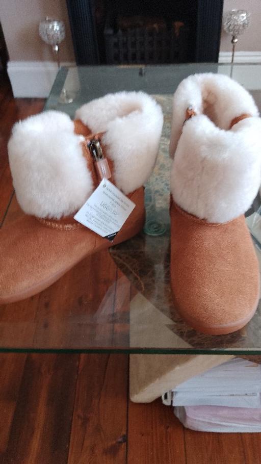 Buy & Sell Oldbury Sandwell - Photos for UGG infant boots size 9 unisex
