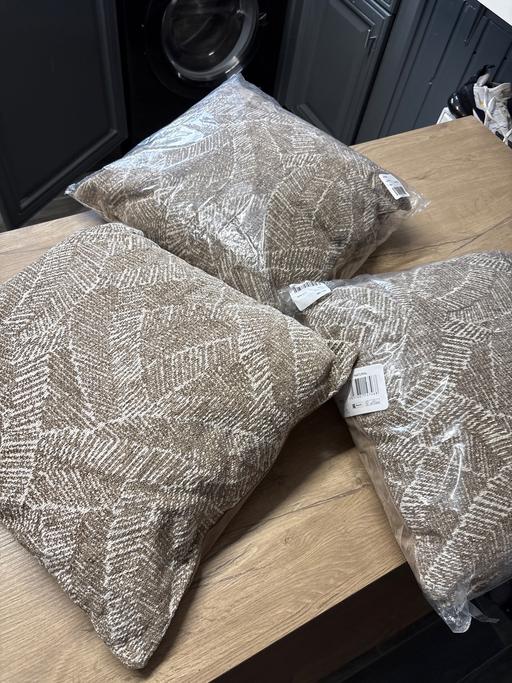 Buy & Sell Duckmanton Chesterfield - Photos for Very Home Anato cushions