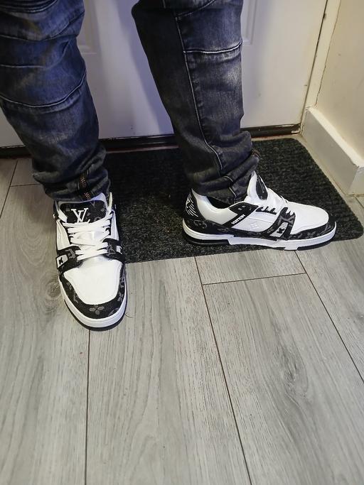 Buy & Sell Hill Top Sandwell - Photos for mens trainers size 9