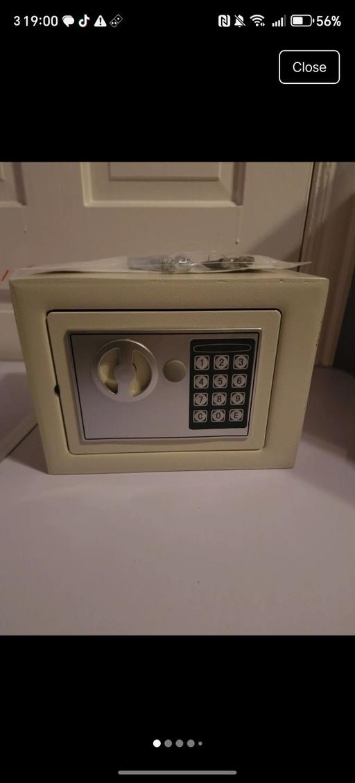 Buy & Sell Blackpool Town Centre Blackpool - Photos for safe