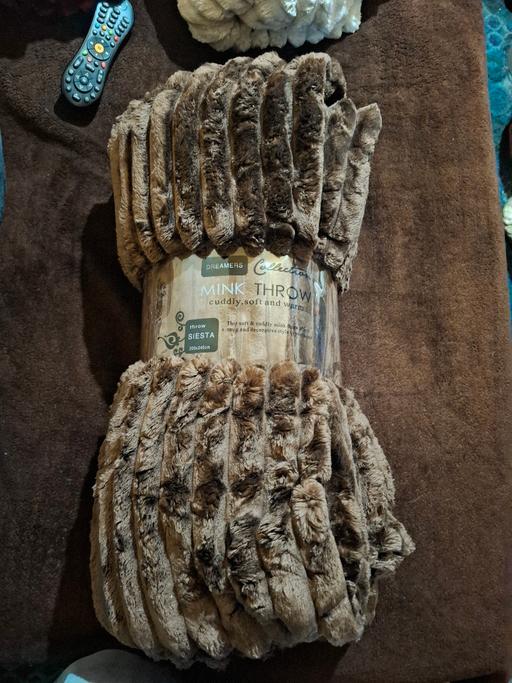 Buy & Sell Woodsetton Dudley - Photos for KINGSIZE THROW