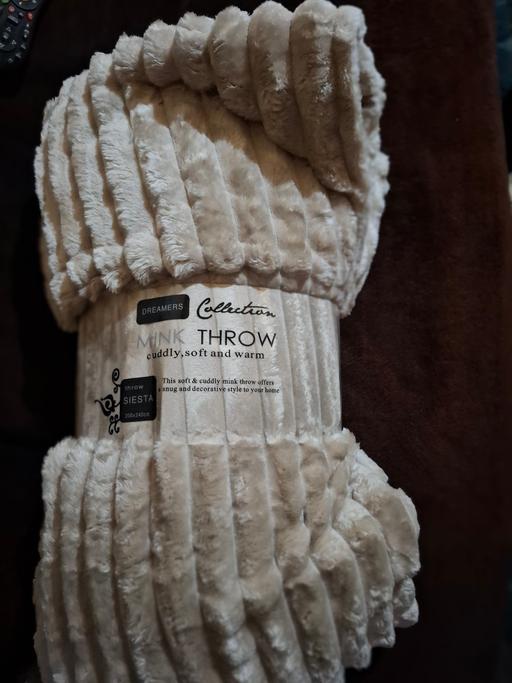 Buy & Sell Woodsetton Dudley - Photos for KINGSIZE THROW