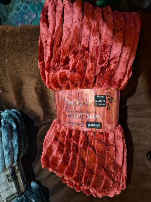 Buy & Sell Woodsetton Dudley - Photos for KINGSIZE THROW