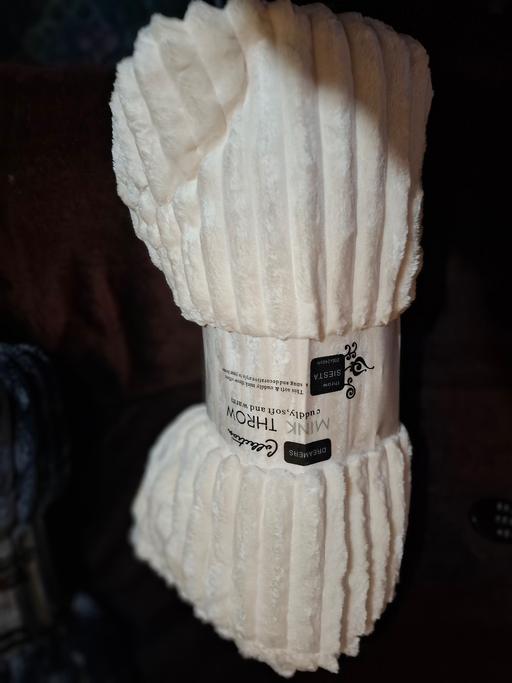 Buy & Sell Woodsetton Dudley - Photos for KINGSIZE THROW