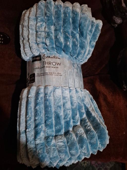 Buy & Sell Woodsetton Dudley - Photos for KINGSIZE THROW