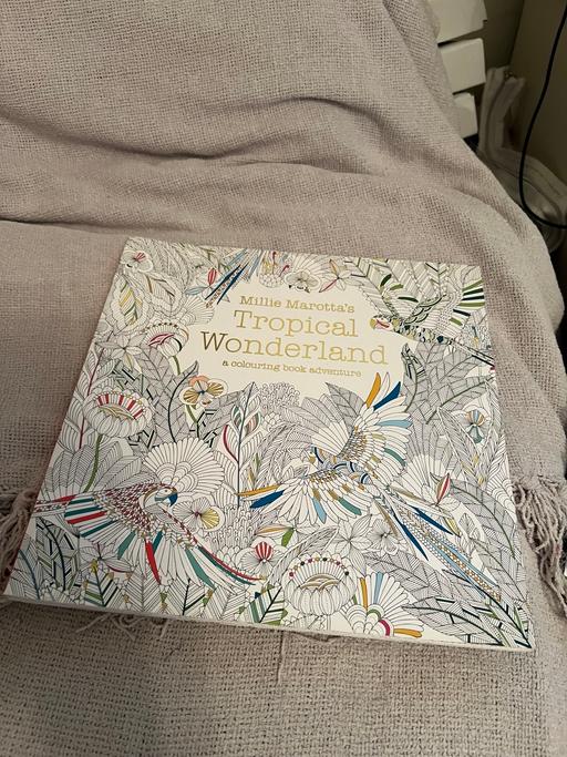 Buy & Sell Hetton-Le-Hole Sunderland - Photos for Beautiful Colouring In Book ( New )