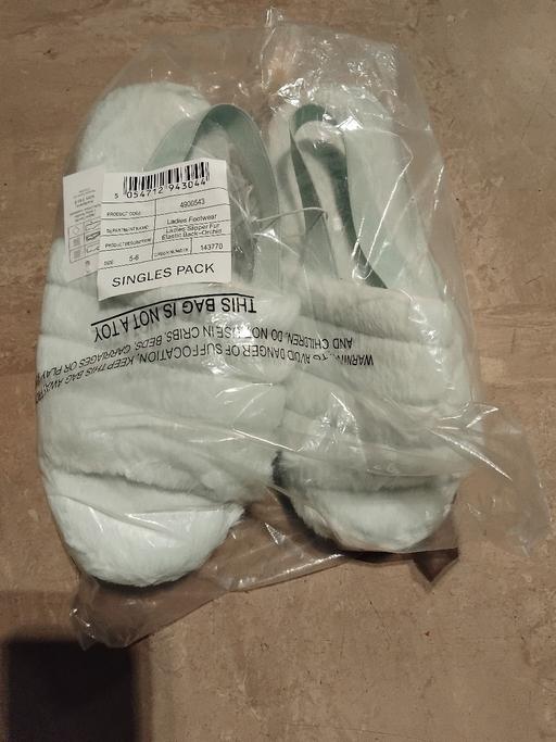 Buy & Sell Stow Heath Wolverhampton - Photos for New Slippers 5-6.