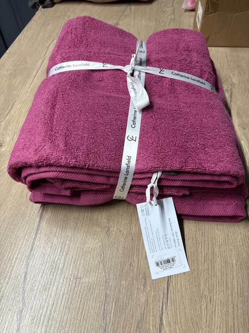 Buy & Sell Poolsbrook Chesterfield - Photos for Catherine Lansfield bath sheets pair