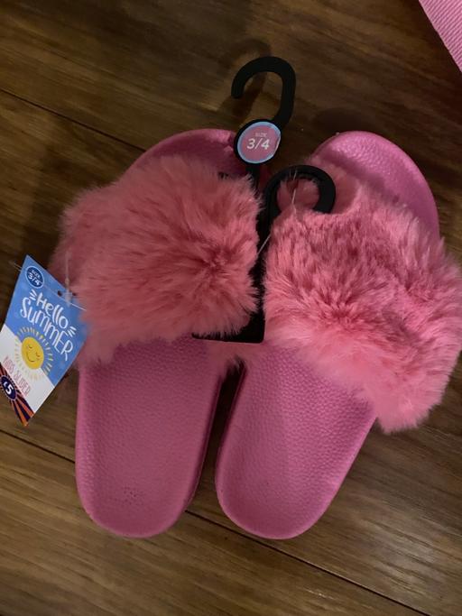 Buy & Sell Yardley Birmingham - Photos for Pink sliders size 3/4