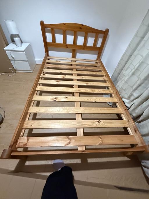 Buy & Sell Thornton Heath Croydon - Photos for Wooden Bedframe Small Double