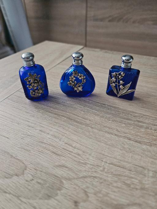 Buy & Sell Newton Doncaster - Photos for 3 small pretty perfume bottles.