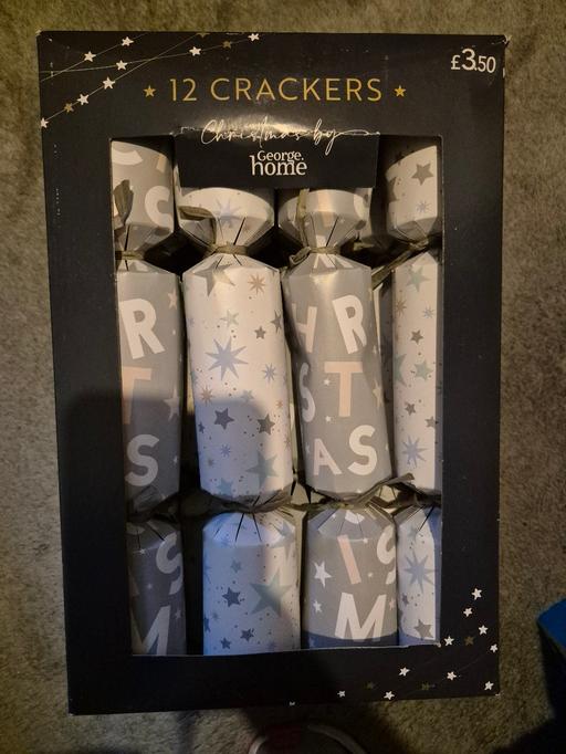 Buy & Sell Crumpsall Manchester - Photos for new Xmas 12pk Crackers