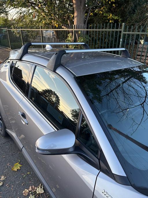 Vehicles Bromley Town Centre Bromley - Photos for Toyota CHR Roofrack /Roof Bars