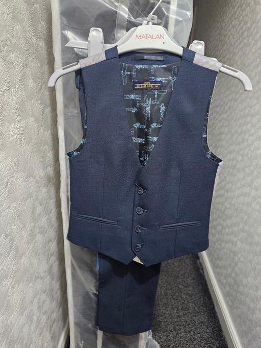 Buy & Sell Burton-on-Trent East Staffordshire - Photos for boys wasn't coat and trousers size 6