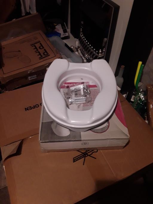 Buy & Sell Ocker Hill Sandwell - Photos for raised toilet seat