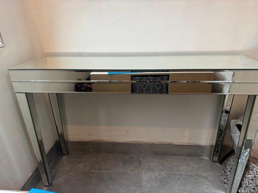 Buy & Sell East Bedfont South West London - Photos for Mirror console table + mirror