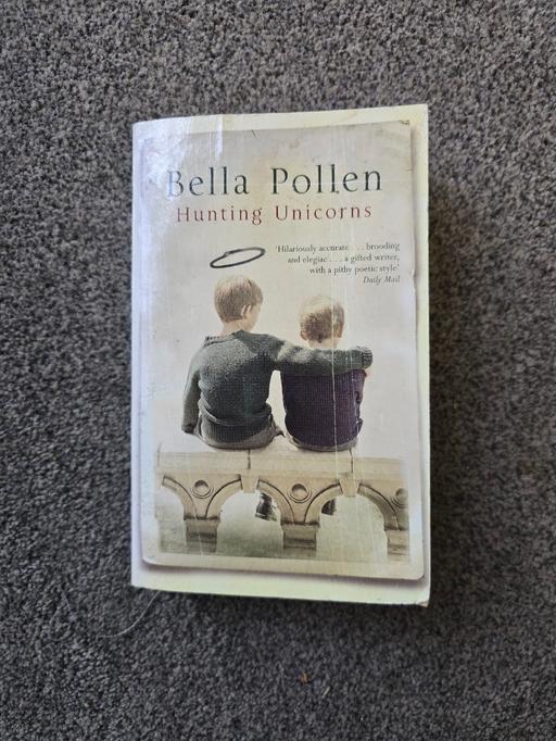 Buy & Sell Rowley Regis Sandwell - Photos for Bella Pollen - Hunting Unicorns 🦄paperback