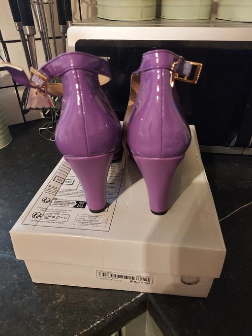 Buy & Sell Hill Top Sandwell - Photos for shoes