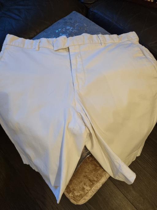 Buy & Sell Addington Village Station South East London - Photos for Ralph Lauren mens white cotton shorts £12