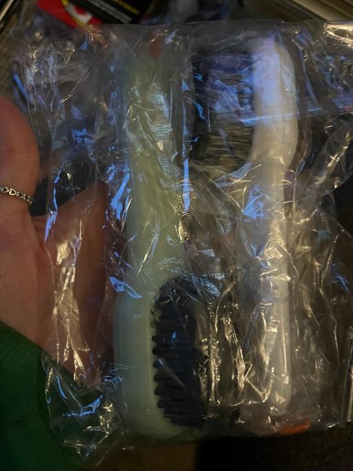 Buy & Sell Wednesfield Wolverhampton - Photos for Two new shoe brushes 1£