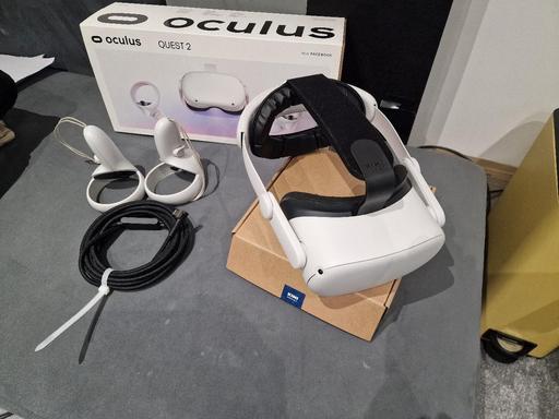Buy & Sell Yardley Wood Birmingham - Photos for Oculus Meta Quest 2 VR Headset 64GB with 2 Co