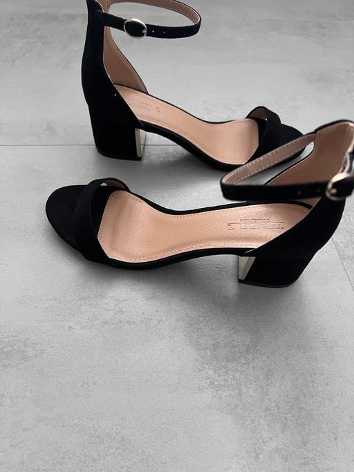 Buy & Sell Old Kent Road South East London - Photos for High hills block ladies shoes