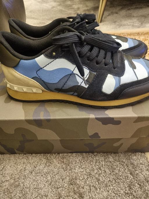 Buy & Sell Sundon Luton - Photos for Valentino trainers