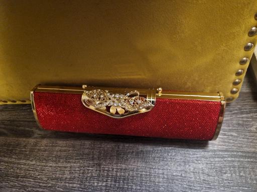 Buy & Sell Scholes Rotherham - Photos for New red clutch bag
