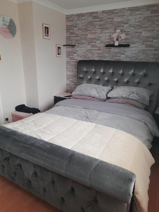 Buy & Sell Pontefract Wakefield - Photos for King size sleigh bed frame grey velvet