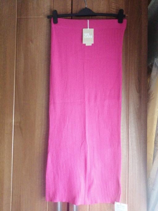 Buy & Sell Heath Town Wolverhampton - Photos for New size 12 pink knit skirt with tags